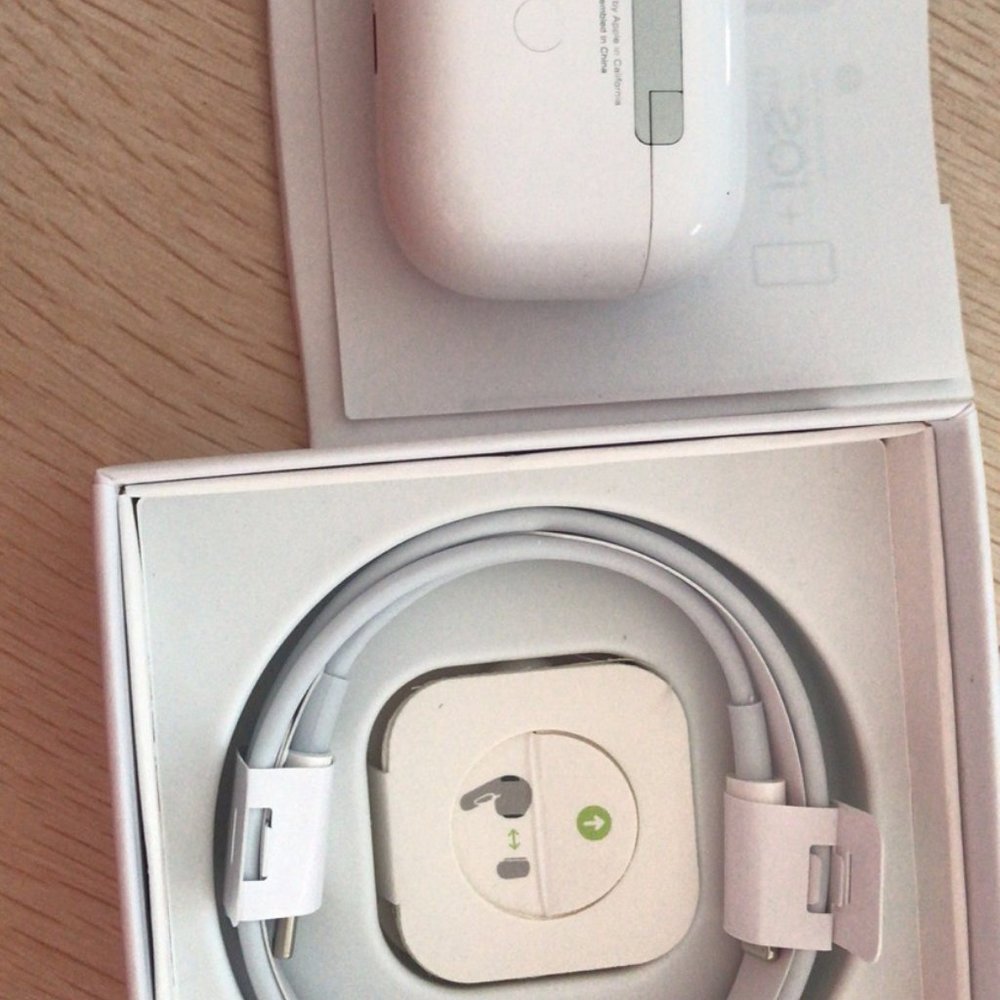 Apple AierPods (2nd generation) - Picture 11 of 12